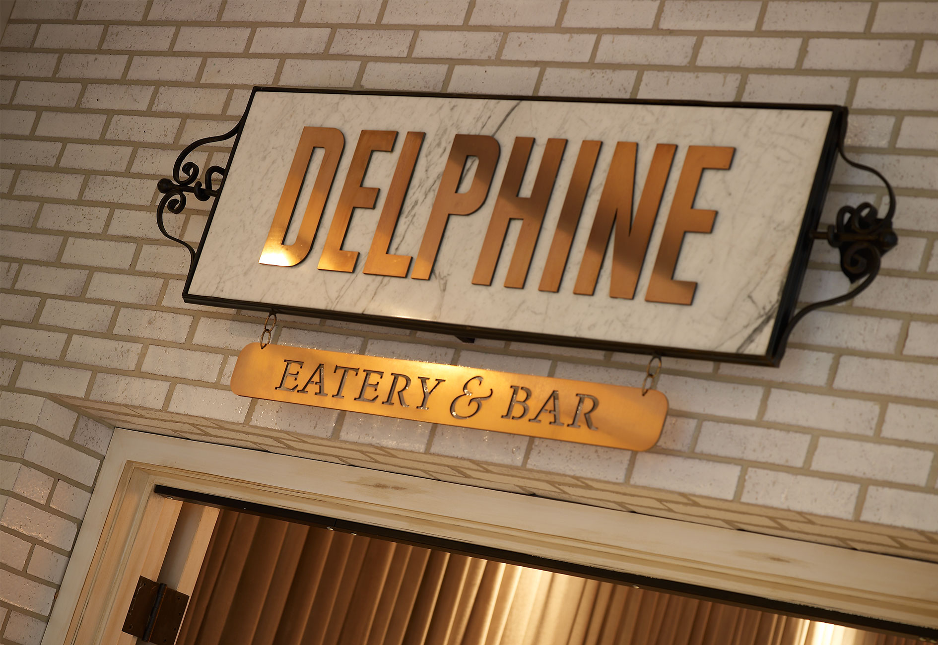 DELPHINE EATERY & BAR BRANDING by Mark Zeff Design